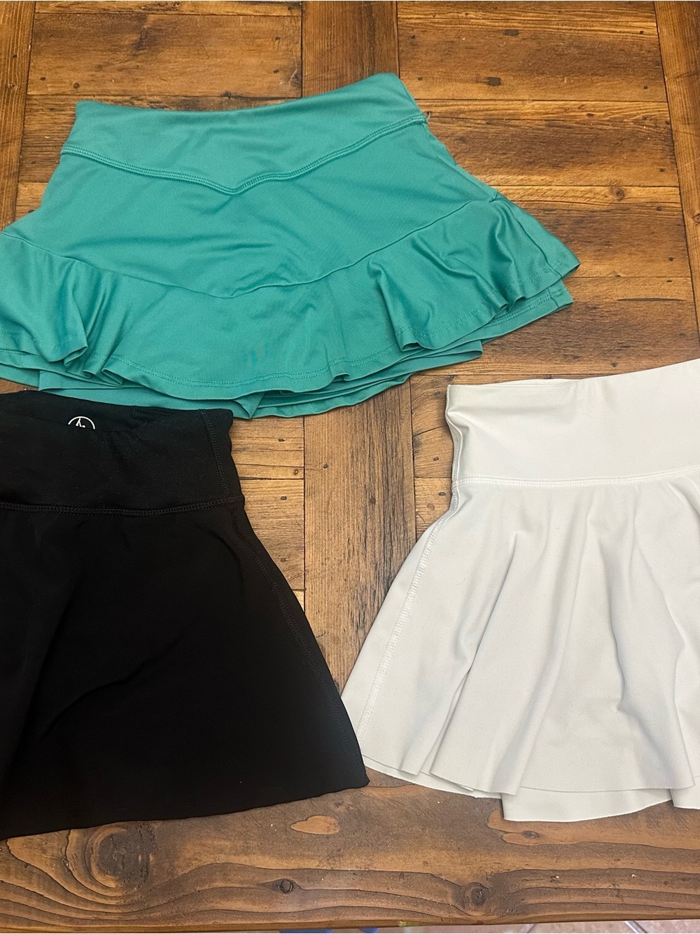 Ruffle Tennis Skirt Trio in green, Black & White